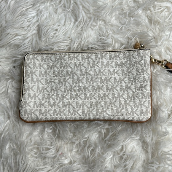 MICHAEL KORS BEDFORD DOUBLE ZIP POCKET MEDIUM WRISTLET - Picture 8 of 10